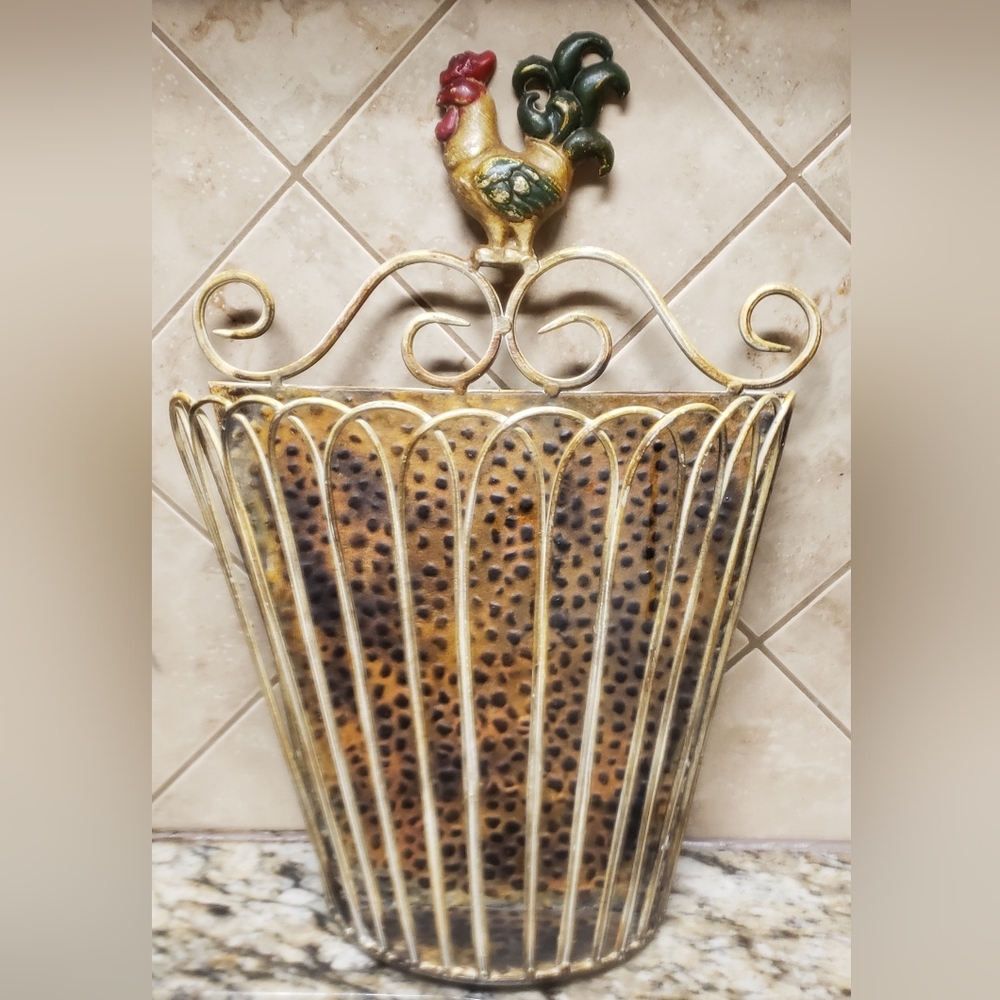 Rooster Metal Wall Hanging Basket Decor